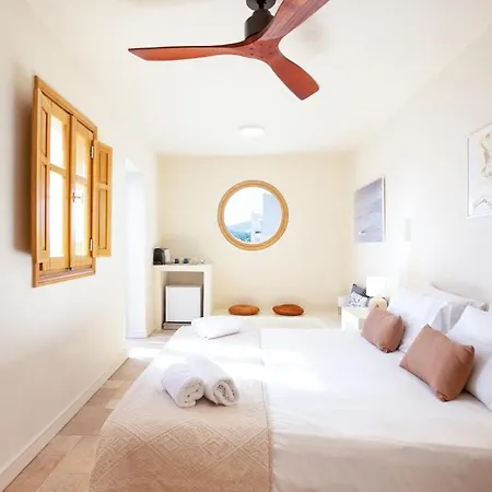 Plaka 16 - 'the Boat' - Drepano, Nafplio