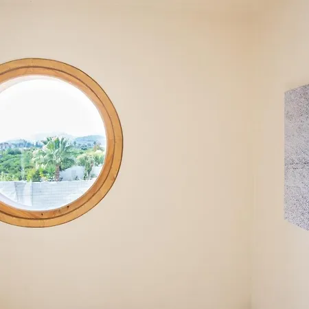 Plaka 16 - 'the Boat' - Drepano, Nafplio *