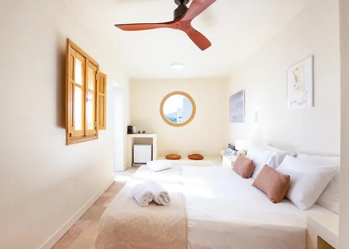 Plaka 16 - 'the Boat' - Drepano, Nafplio