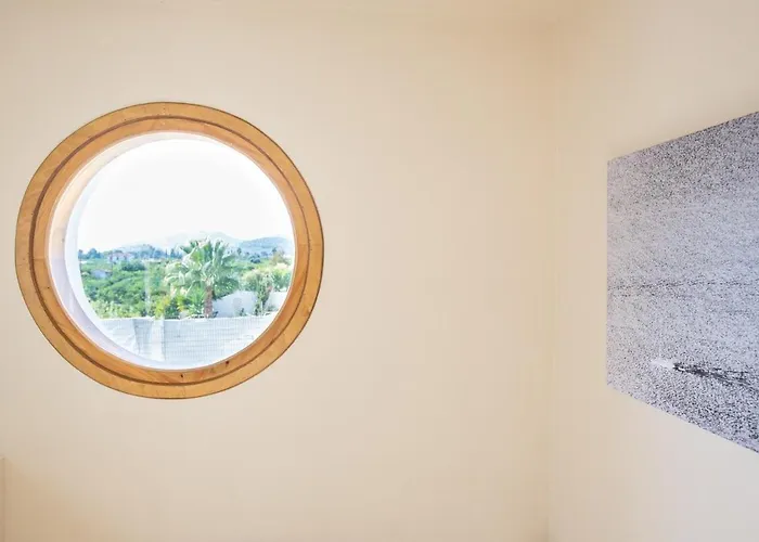 Plaka 16 - 'the Boat' - Drepano, Nafplio *